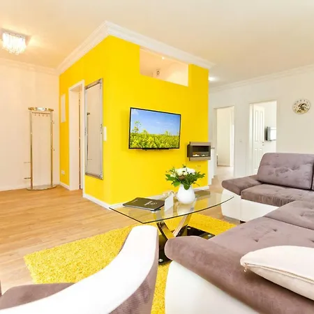 Appartement Livia - 1,2,4 & 5 *